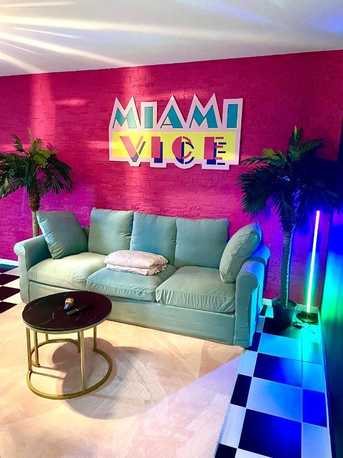 Capsule Miami Vice - Jacuzzi - Billard - Ecran Cinema & Netflix - Ping-Pong - Nintendo & Jeux- Liévin Exterior foto