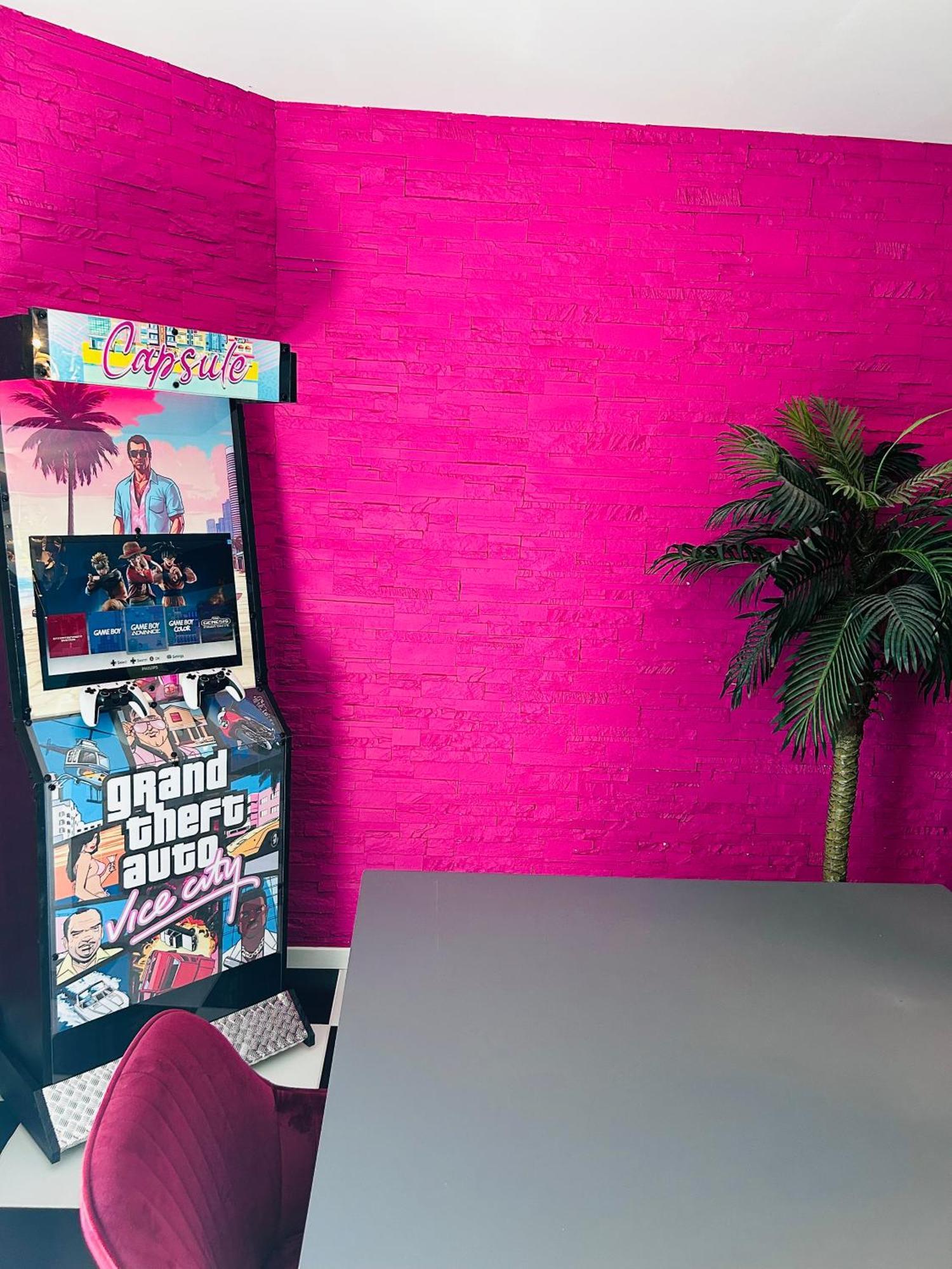 Capsule Miami Vice - Jacuzzi - Billard - Ecran Cinema & Netflix - Ping-Pong - Nintendo & Jeux- Liévin Exterior foto