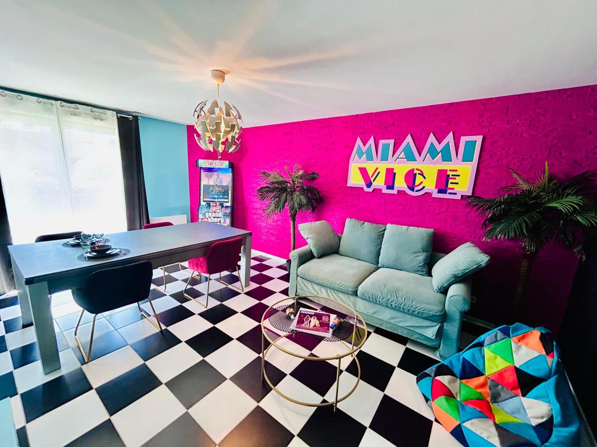 Capsule Miami Vice - Jacuzzi - Billard - Ecran Cinema & Netflix - Ping-Pong - Nintendo & Jeux- Liévin Exterior foto