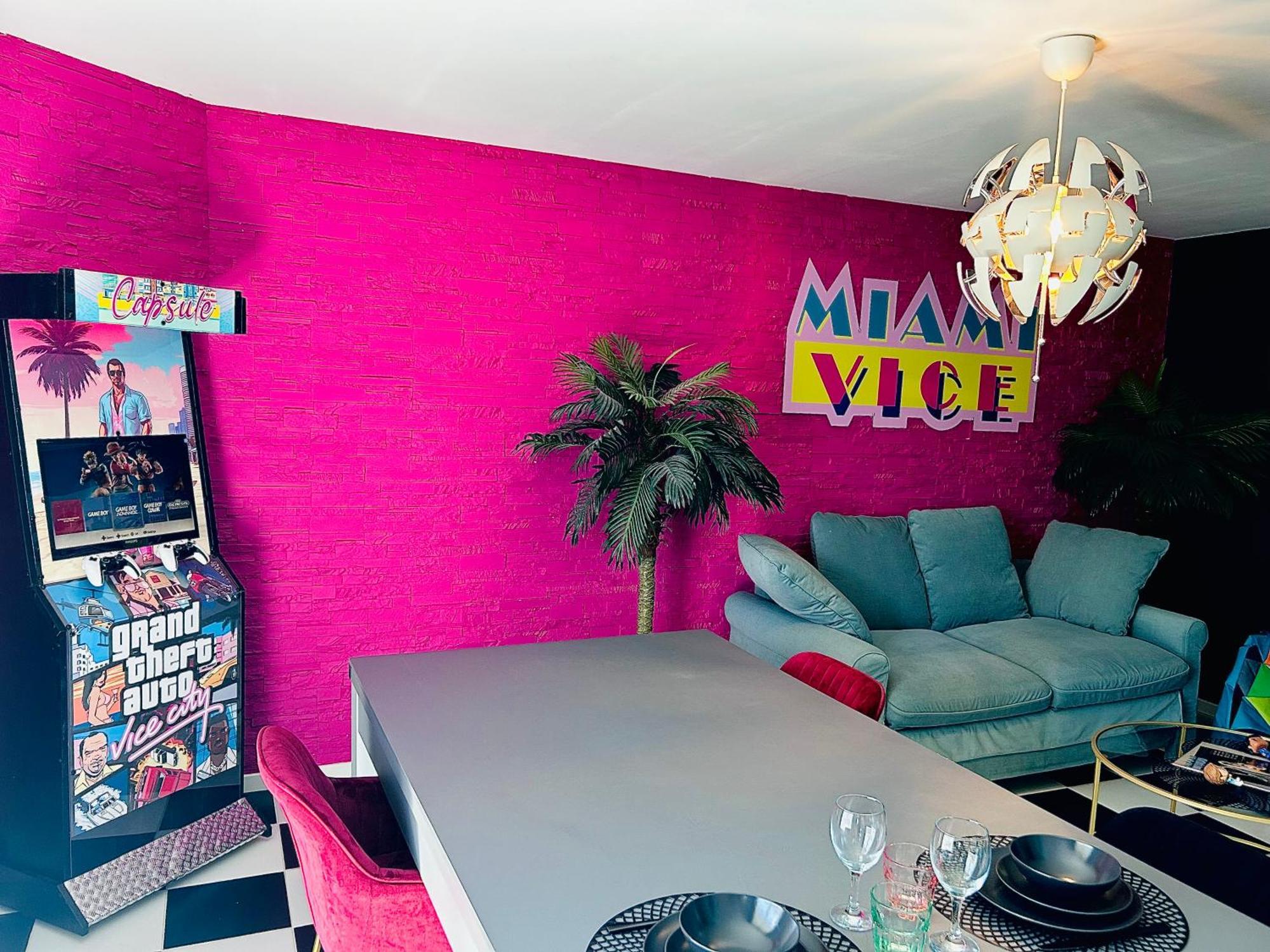 Capsule Miami Vice - Jacuzzi - Billard - Ecran Cinema & Netflix - Ping-Pong - Nintendo & Jeux- Liévin Exterior foto